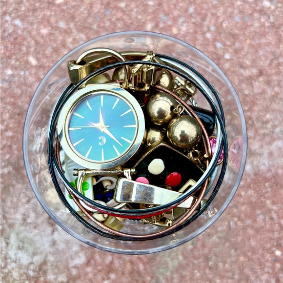 Vintages to Modern Myster Jewelry Jar Lot. Please read the description. - Picture 3 of 7